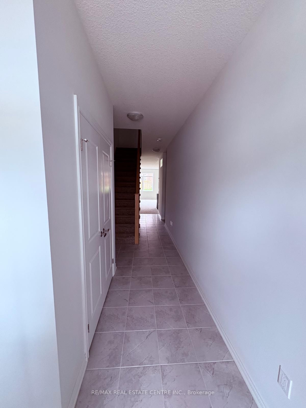 8 Elite Crescent, Haldimand 2