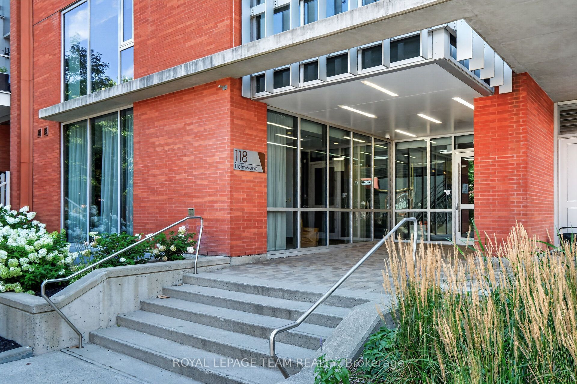 Unit 1102 - 118 Holmwood Avenue, Ottawa 2