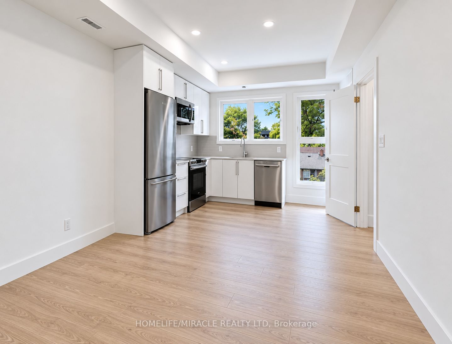 Unit 311 - 6638 Mcleod Road, Niagara Falls 3