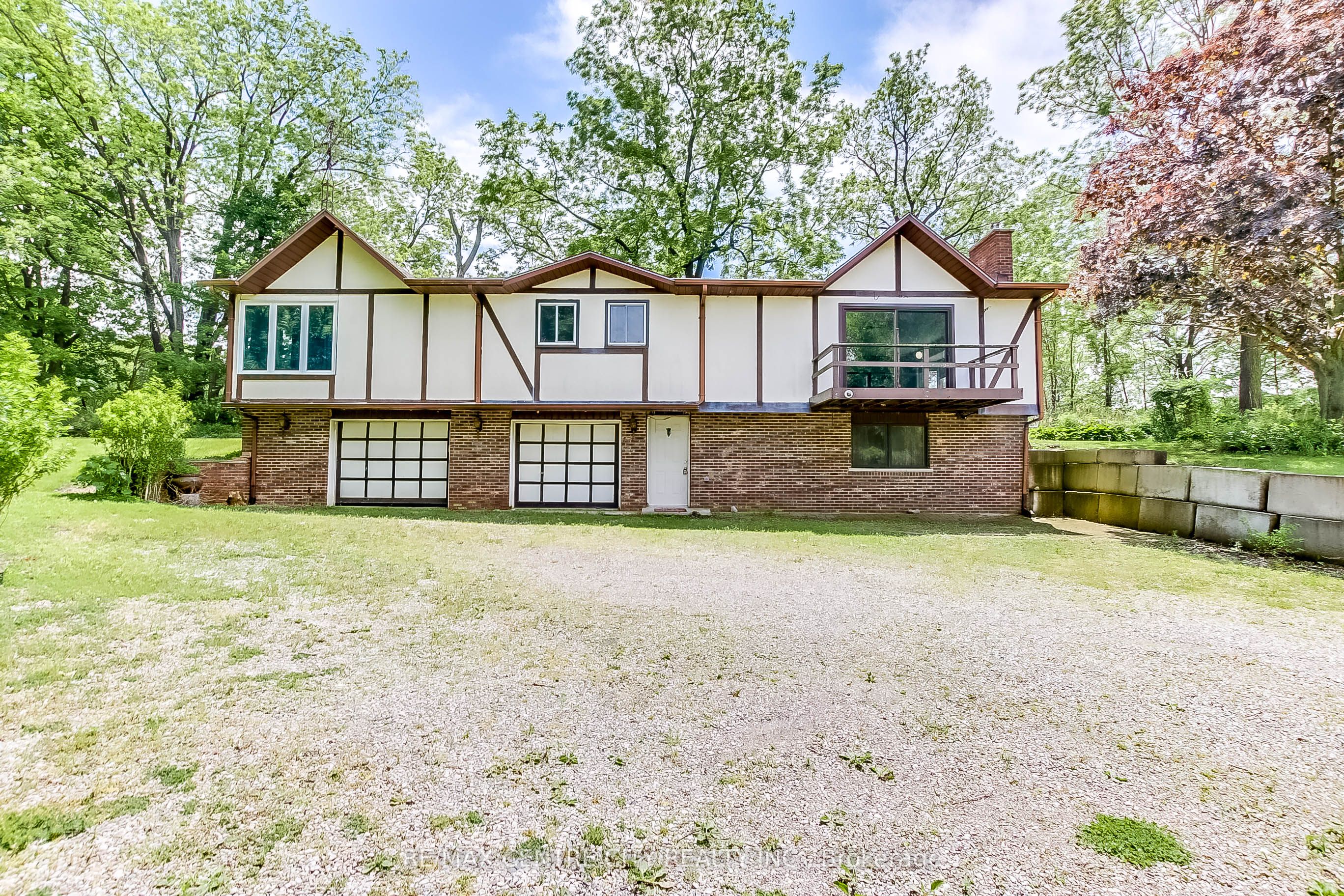 8358 IONA Rd, Southwold, Ontario N0L1P0 Listing History HouseSigma